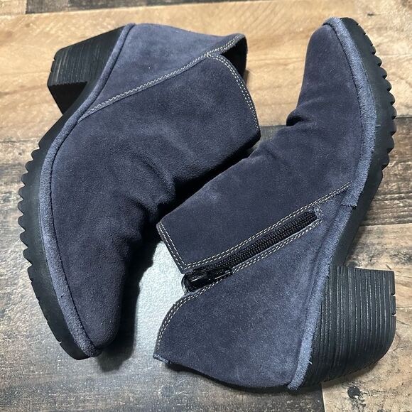 Fly London Wezo Low Heel Ankle Boot - Picture 3 of 8